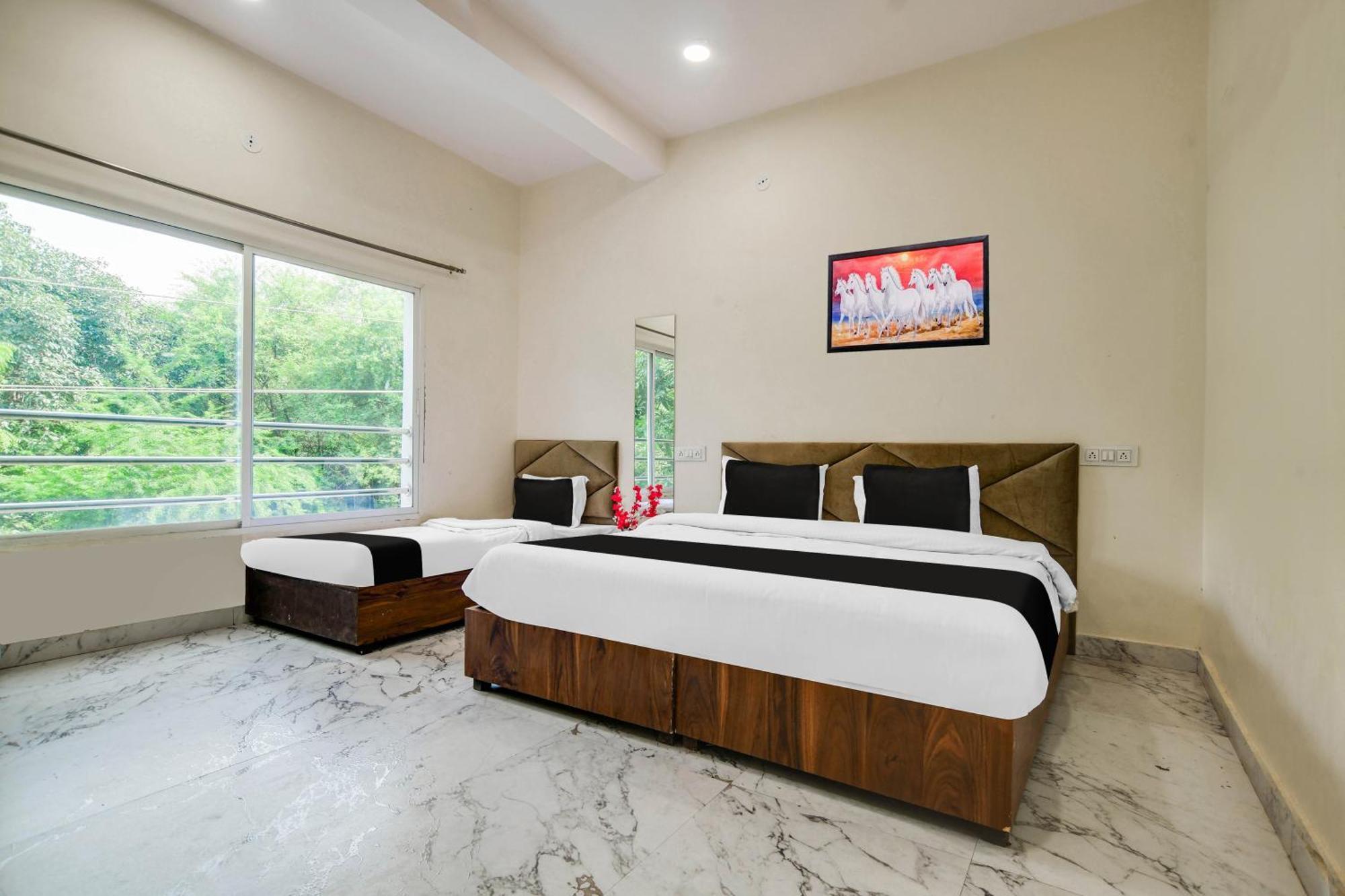 Hotel O Ujjain Near Hari Fatak Buitenkant foto