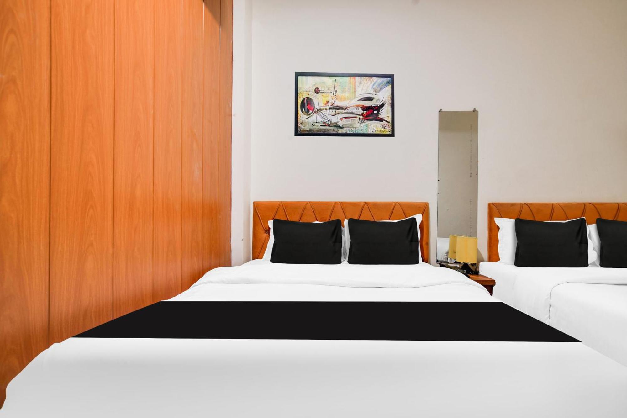 Hotel O Ujjain Near Hari Fatak Buitenkant foto